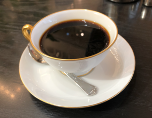 マッチングアプリのomiaiで出会った32歳の女性とカフェでお茶